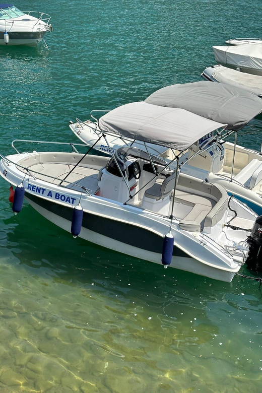 Lake Como Rent: 1-Hour Boat Rent Without License - Price and the 50€ fuel-and-taxes payment on the boat
