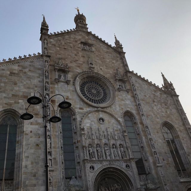 Lake Como: Self-Guided Walking Tour - Downtown Como - Starting at Piazza Cavour: your easiest anchor point