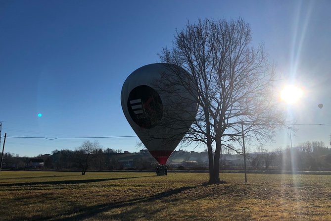 Lombardy Hot Air Balloon Flight Milan - Stop focus: what the castle-and-river views add to the experience