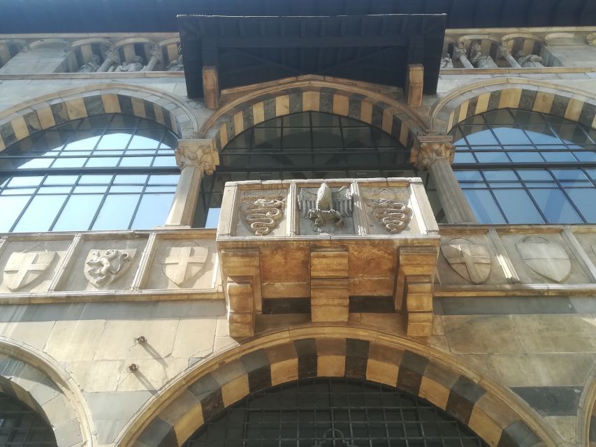 Milan: 4-Hour Art and History Private Walking Tour - La Scala from the outside: the opera house as a cultural marker