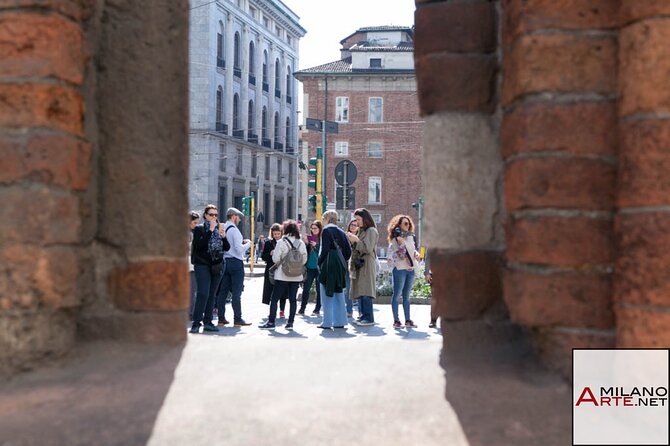 Milan, a city of art an history. Classic tour of Milan - Galleria Vittorio Emanuele II: quick walk, strong payback