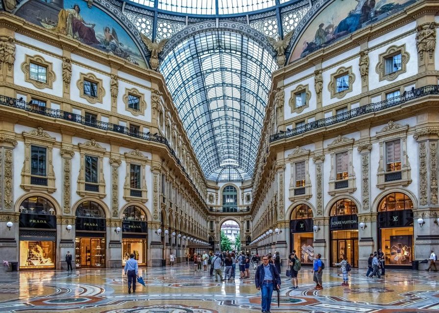 Milan: Best of the Highlights Walking Tour - Piazza Cordusio to Piazza dei Mercanti: time travel for your eyes