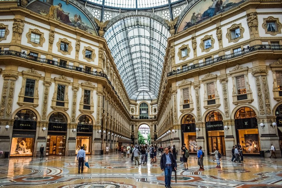 Milan by Night 2-Hour Walking Tour - Comfort and weather: what to plan for before you leave