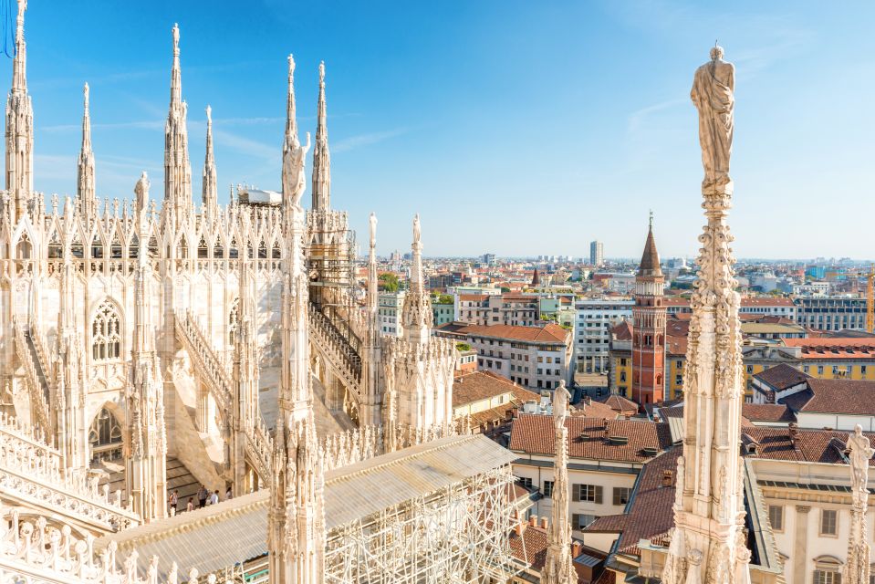 Milan Cathedral: Skip-the-Line Private Tour with Rooftop - Inside Duomo di Milano: the details that make it click