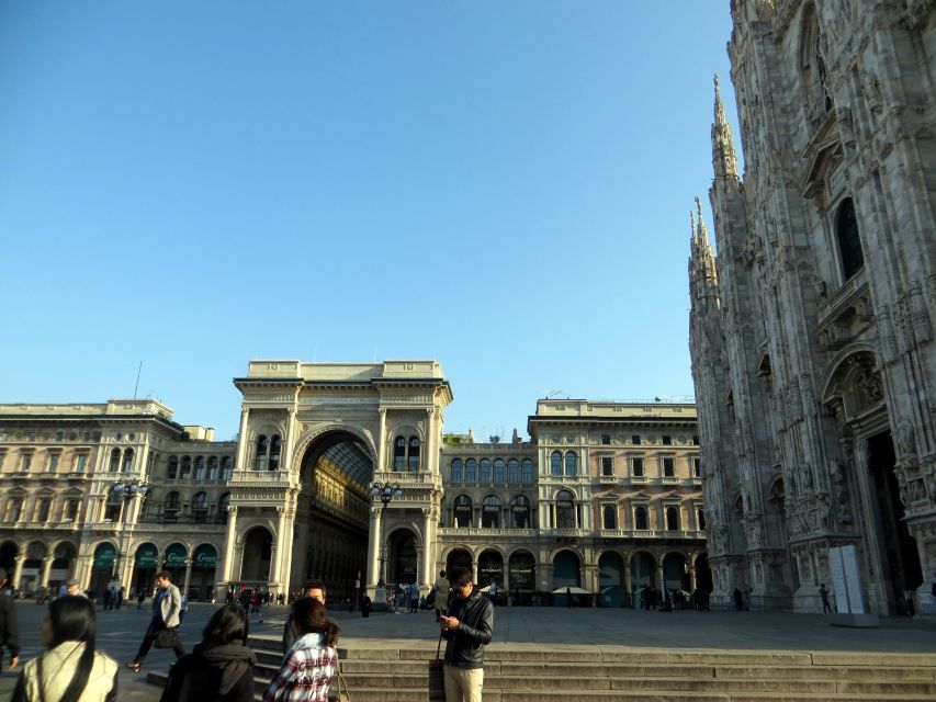 Milan: City Highlights Walking Tour - The Leonardo da Vinci monument finish: a clever last step