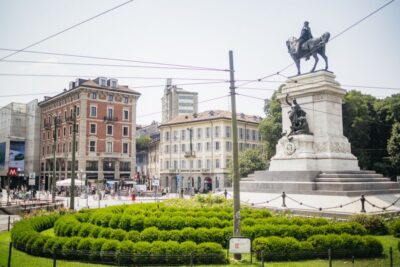 Milan: City Sightseeing Hop-On Hop-Off Bus with Audio Guide - Ticket mechanics: where each line starts and how you switch