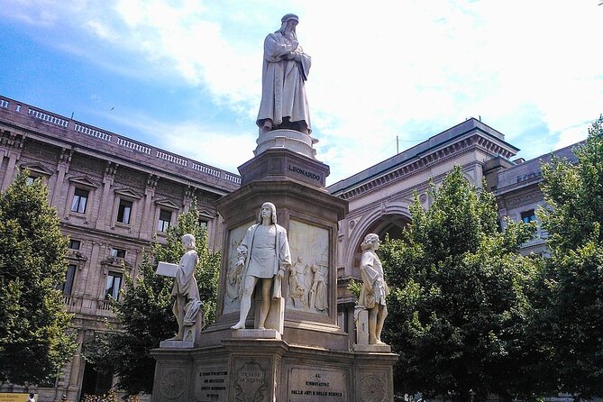 Milan Duomo, Sforza Castle and Pieta Guided Tour with Tickets - The Small-Group Experience: Headsets, Pace, and Staying On Schedule
