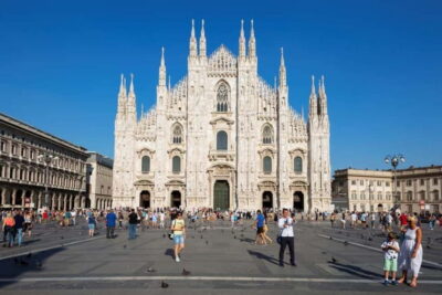 Milan: Duomo Tour with Priority Entry & Rooftop Access - Inside the Cathedral: Gothic Details You’ll Actually Notice