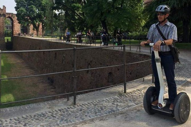 Milan: Electric Bicycle Tour Tourist Guide Live - 3 hours & half - Electric Bicycle + Helmet: What You’ll Actually Be Doing