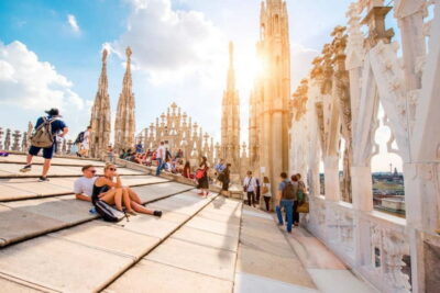 Milan: Fast Track Cathedral and Duomo Rooftop Guided Tour - Skip-the-line entry: why the first minutes feel different