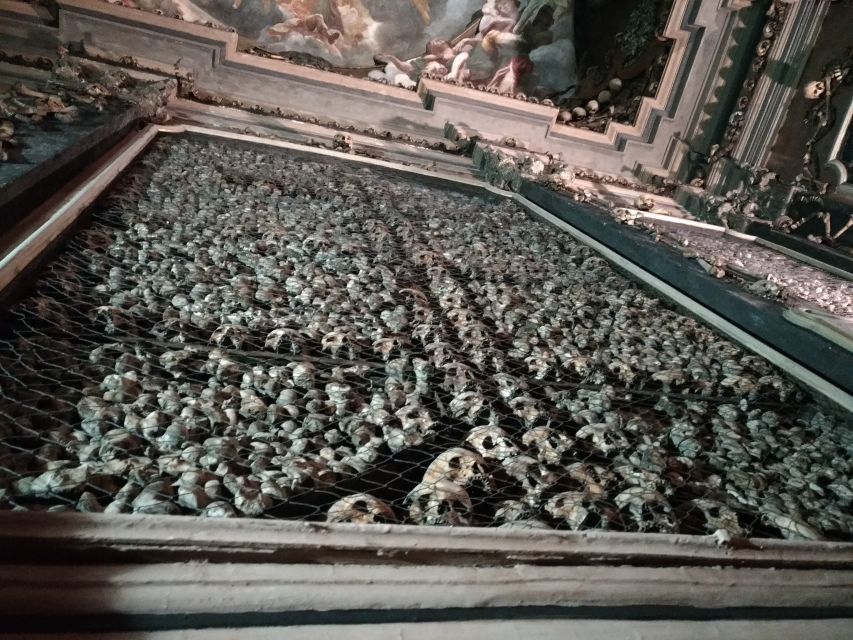 Milan Food and Secrets Tour - Cà Granda and the church of St. Anthony: why institutions matter