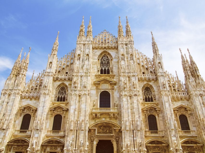 Milan: Guided Walking Tour with Last Supper Skip-the-Line - La Scala area and the rhythm of a cultural city