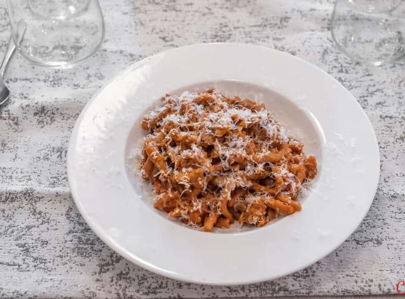 Milan: Hands-On Pasta & Dessert Cooking Class & Wine Pairing - Key things to know before you go