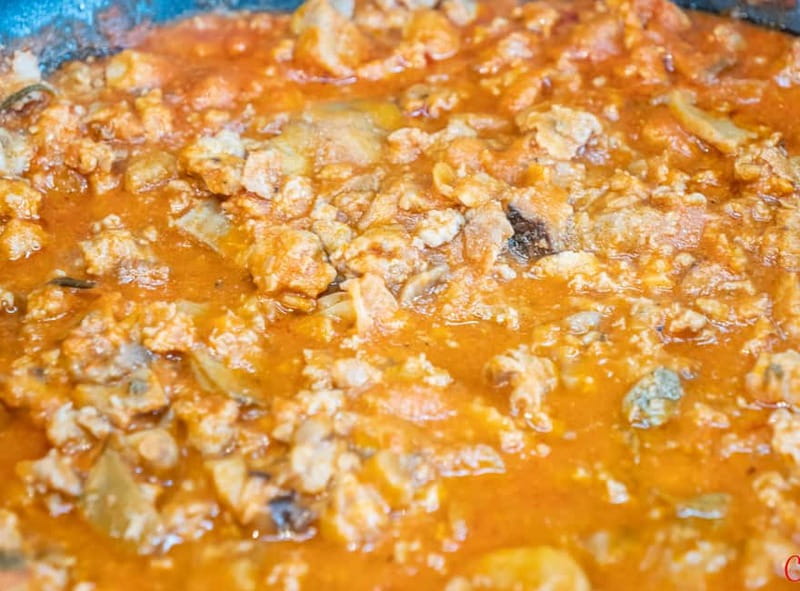 Milan: Hands-On Pasta & Dessert Cooking Class & Wine Pairing - Group Size and Language: Easier Than You Think