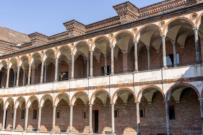 Milan: Highlights and Secret Treasures walking tour - Piazza Missori and the Remains You Can’t Ignore