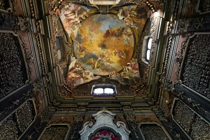 Milan: Highlights and Secret Treasures walking tour - Ca’ Granda and the Milan of Power