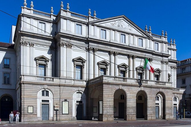 Milan Highlights semi-Private Walking Tour - Stop 3: Via Dante, a pedestrian street with modern Milanese life