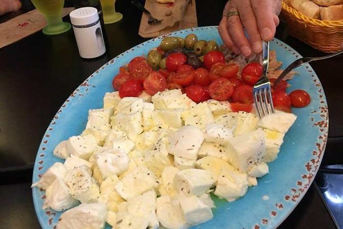 Milan : ITALIAN FOOD TOUR - 3h - Stop 4: Porta Nuova and classic gelato to end