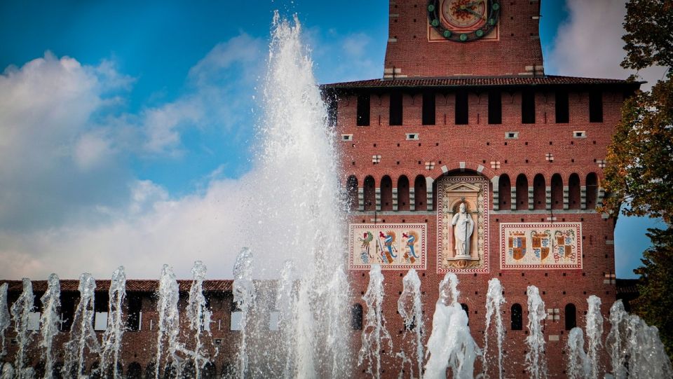 Milan: Leonardo da Vinci Life Walking Tour - Santa Maria delle Grazie: starting with the complex, not just a ticket
