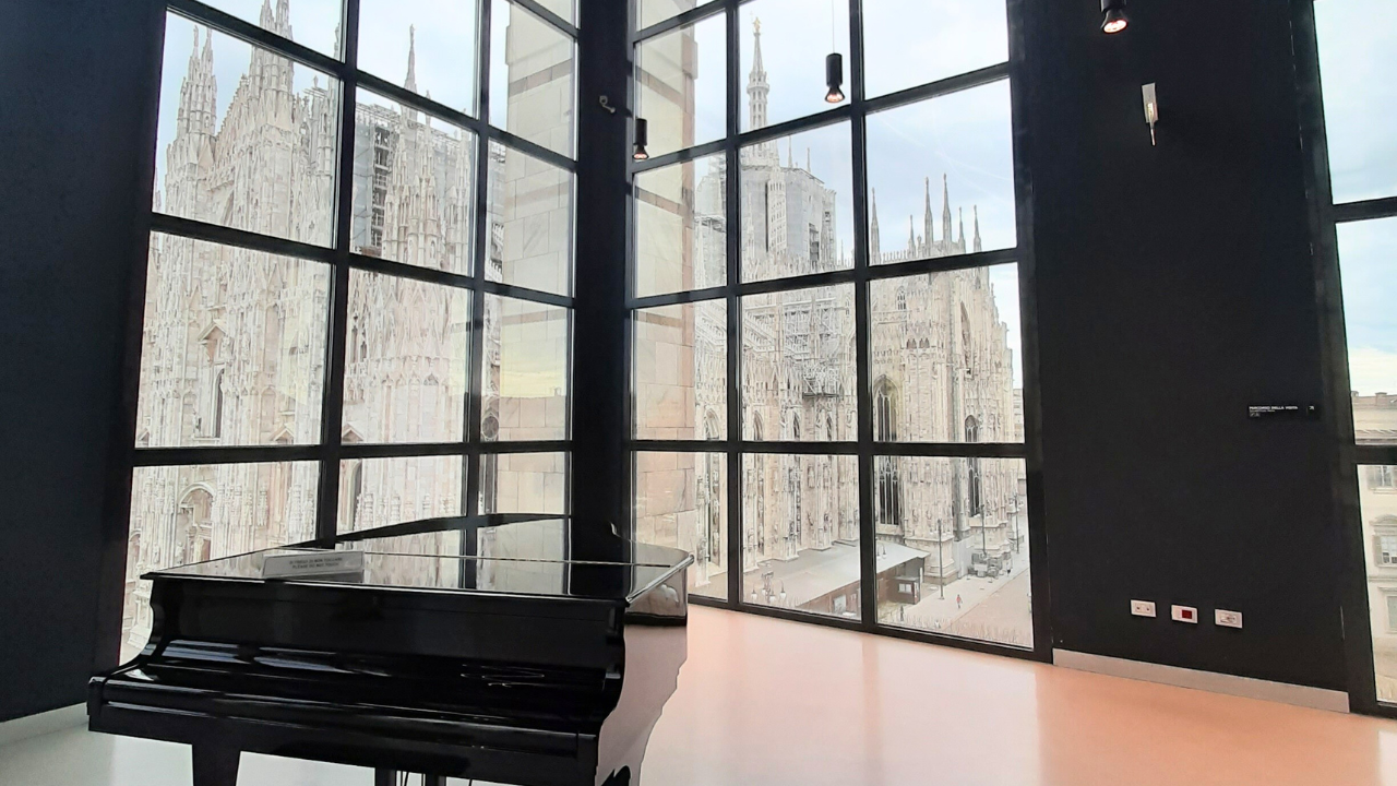 Milan: Museum of the 900 Entry Ticket with Audio Guide - First impressions: Duomo views and the Palazzo dell’Arengario setting
