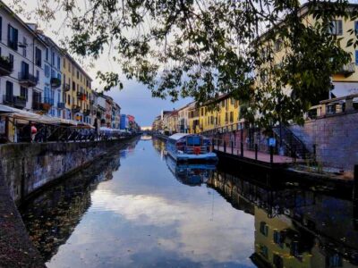 Milan: Navigli District Guided Canal Cruise - Getting started at Libreria Libraccio: the timing tip that matters