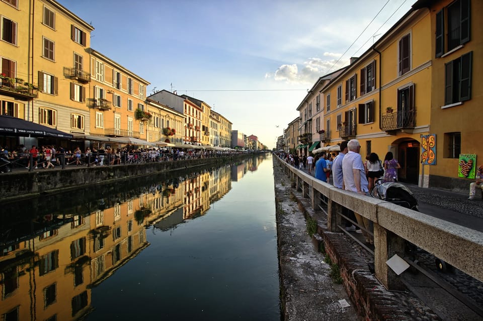 Milan: Navigli District Guided Canal Cruise - Weather and comfort: no heating or A/C means you should pack like it’s real life