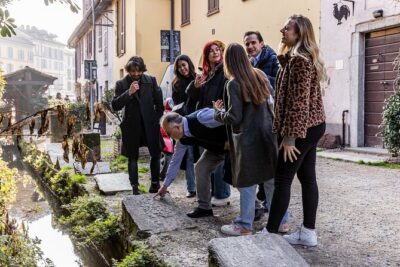 Milan: Navigli Food & Drinks Tour with Eating Europe - Sciuè Navigli: pizza fritta and Campari soda for your first impression