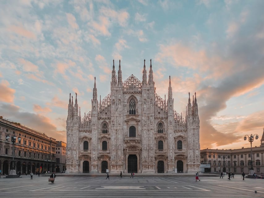 Milan: Night Tour by Bus - A practical night-bus idea for first-time Milan