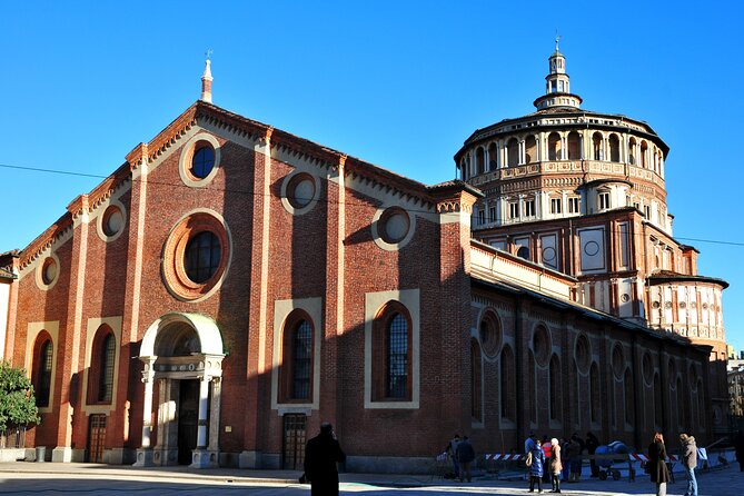 Milan One hour guided shared tour Last Supper - Meeting point on Via Fratelli Ruffini: how to avoid the scramble