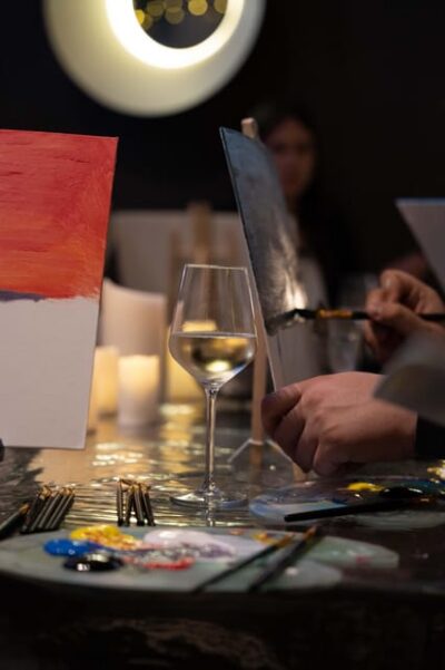 Milan: Paint 'n Sip Class - Painting basics in a 2-hour session