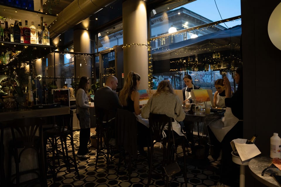 Milan: Paint 'n Sip Class - Who this Milan Paint ’n Sip class is best for