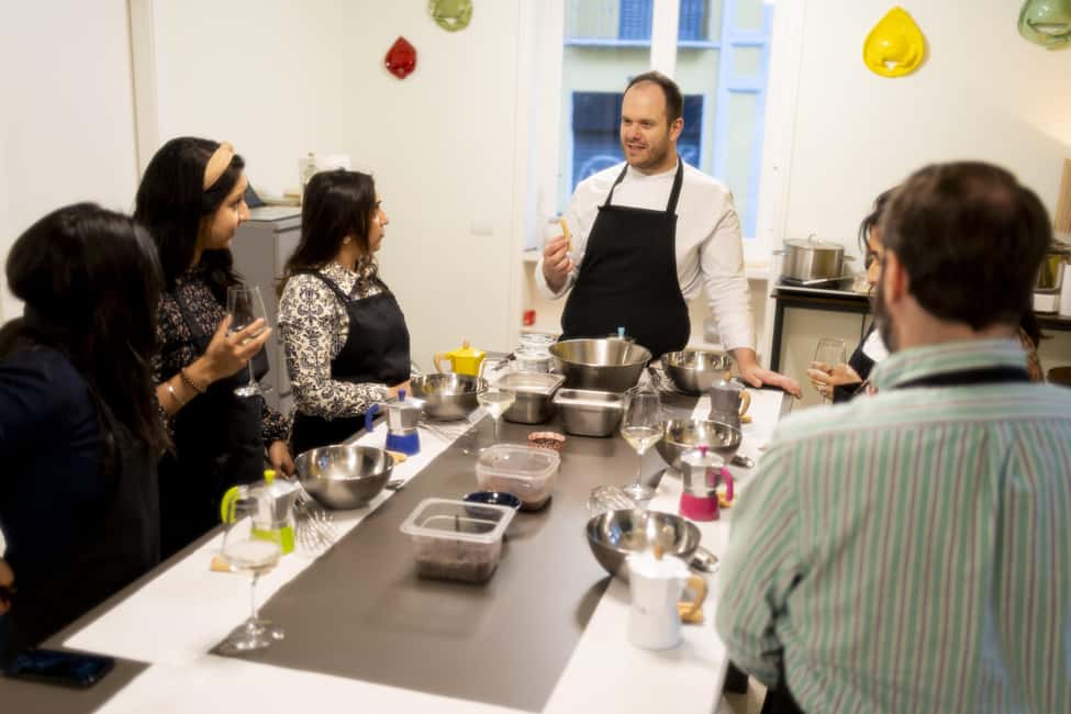 Milan: Pizza and Tiramisu Cooking Class with Wine Tasting - Milan Pizza and Tiramisu: What you’re really signing up for