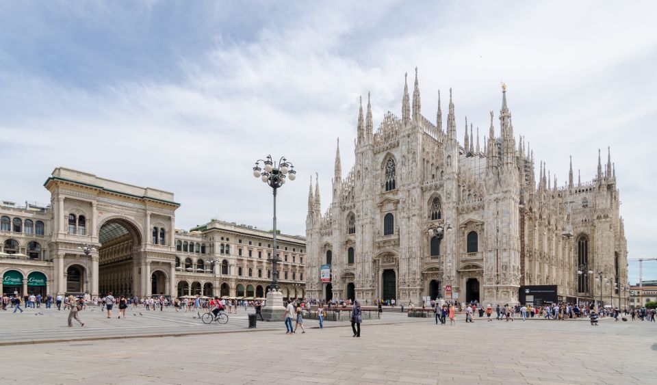 Milan: Private 4-Hour Walking Tour - The Duomo Piazza to Castle Courts: Sforzesco and the Power of Context