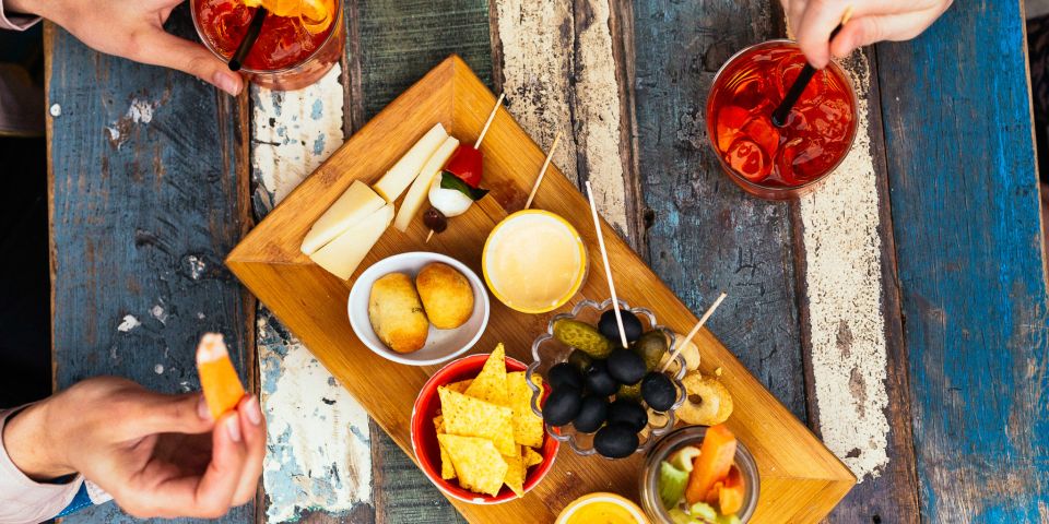 Milan: Private Tour with Drinks & Bites in Centro Storico - Your 2.5-hour flow: three stops, three bites, one continuous evening