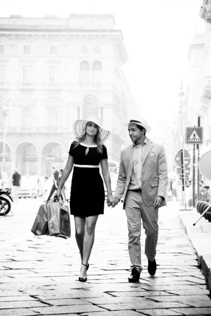 Milan: Slow Tour by Vintage Red Fiat 500 (1 hour, 1 stop) - Short second stop: quick photos and a smarter way to remember