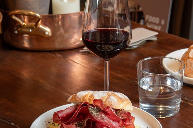 Milan Wine and Food Tasting Experience - A two-hour Milan night that feels classy, not stiff