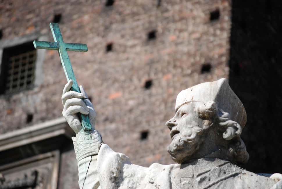 Milano: Highlights Private Tour, Duomo, Castle & Gelato - Duomo and San Bernardino alle Ossa: the big cathedral moment and the human-bone church