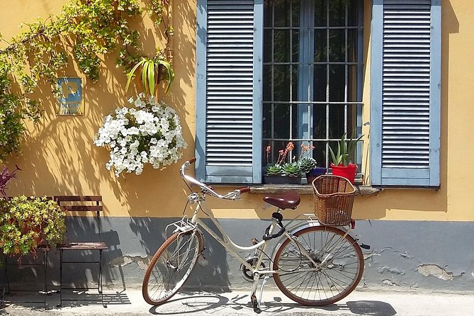Milan's Hidden Gems: Unique Bike Tour (ENG, NL) - Brera District: old lanes with a slower Milan tempo