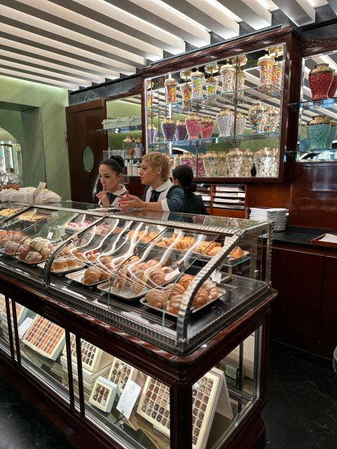 Milan's Panettone Tour - Beverages and pace: how to plan your day around 20-minute tastings