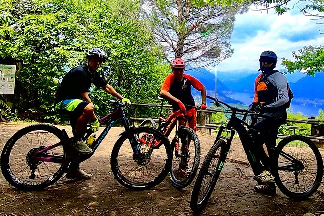 Mountain Bike tour in Spina Verde natural park - Crossing from Italy into Switzerland: why that detail matters