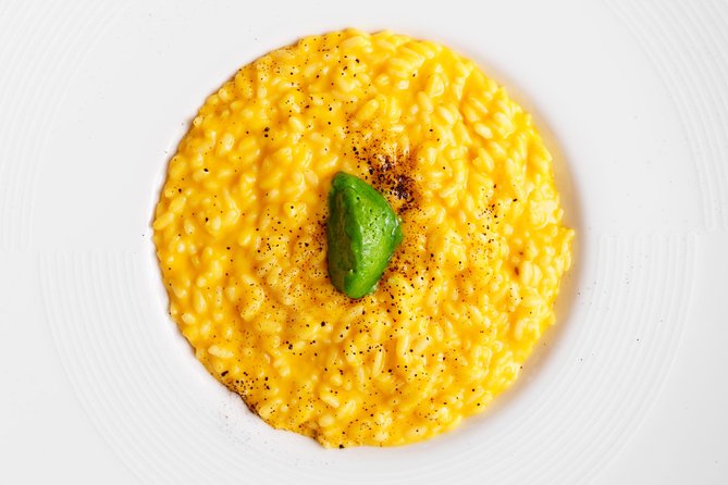 Natural Food & Wine in Milanese Home - Eat with Locals! - Natural Food & Wine in Milan’s Via Washington apartment setting