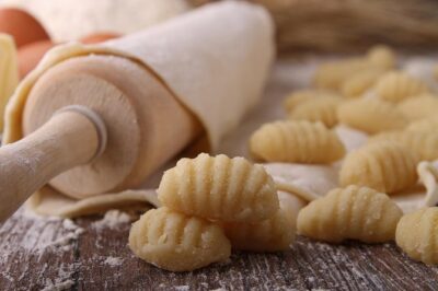 Natural Food & Wine in Milanese Home - Eat with Locals! - Natural wine and pairing stories from small artisans