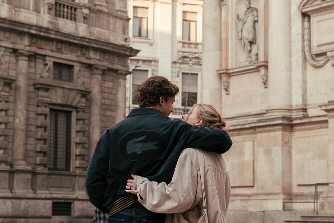 One hour of photo shooting in the center of Milan - Meeting at Piazza del Duomo and keeping the logistics pain-free