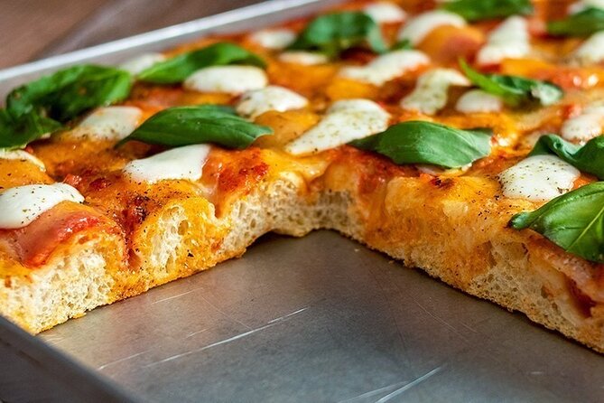 Pizza Cooking Class with Tiramisù and Wine Tasting in Milan - Finding your way to the class near Milan Duomo