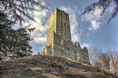 Private 2-Hour Tour of the Medieval Castle over Lake Como - Parco Spina Verde: the walk that sets the tone (morning, sunset, or midnight)