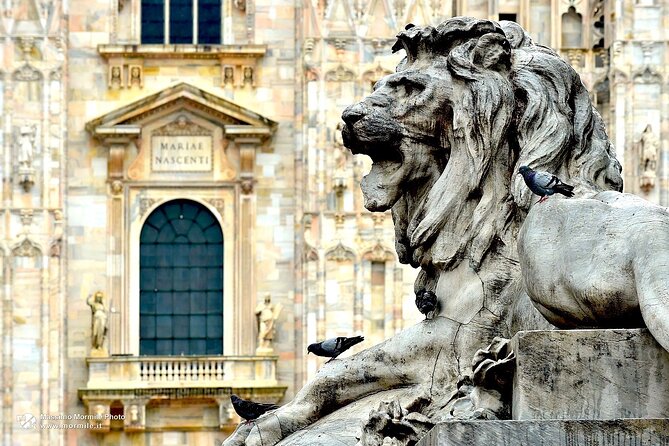 Private 3 Hours of Wonders in Milan (3km Friendly & Easy) - Piazza del Duomo: admire the cathedral from the best kind of distance