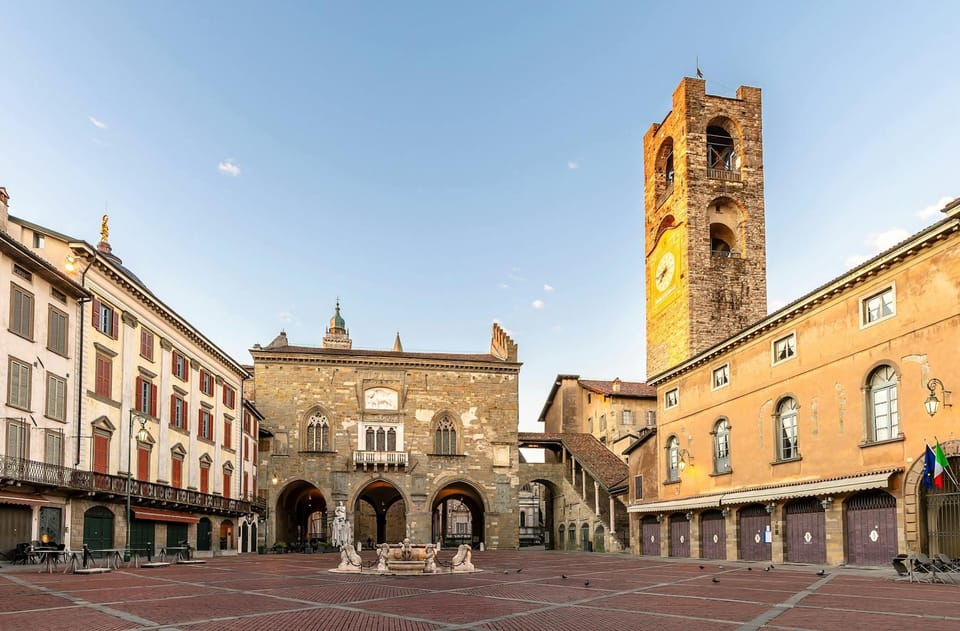 Private Bergamo Top Sights Upper Town Guided Tour - Piazza Duomo and the cathedral cluster