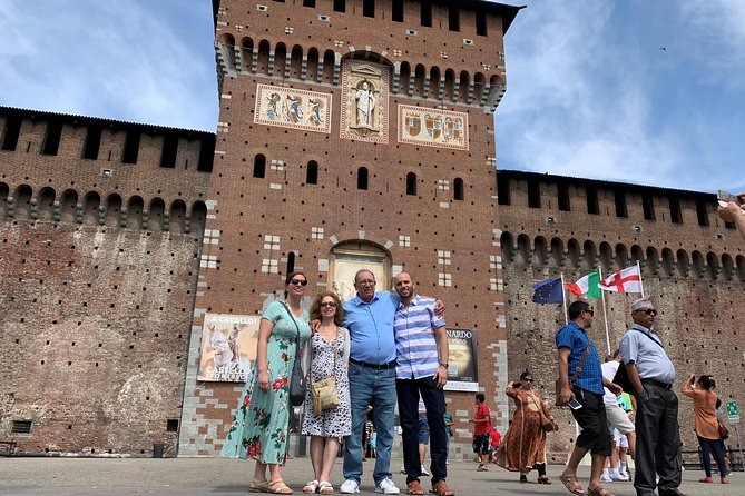 Private Best of Milan Guided Tour with Duomo, La Scala Theatre and Sforza Castle - Meeting point at Camparino in Galleria and starting on the right foot