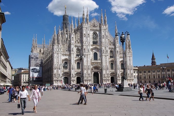 Private Best of Milan Guided Tour with Duomo, La Scala Theatre and Sforza Castle - Duomo di Milano: Gothic grandeur with real explanation (and a ticket included)