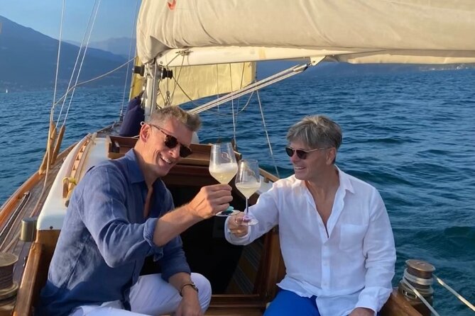 Private Guided Sailing Boat Tour on Lake Como with Aperitif - Aperitif on Lake Como: why it’s more than a snack